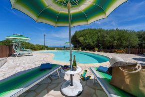Casa Ginepro piscina e vista mare Aglientu